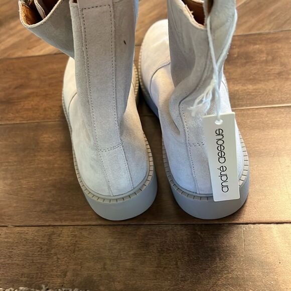 Andre Assous Vernon Water-Resistant Suede Bootie – Light Grey – Size 11 (NWOB) - Picture 5 of 8